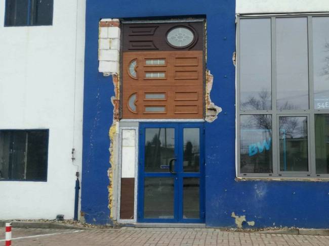 Amikor marad néhány felesleges ajtó a felújítás után.