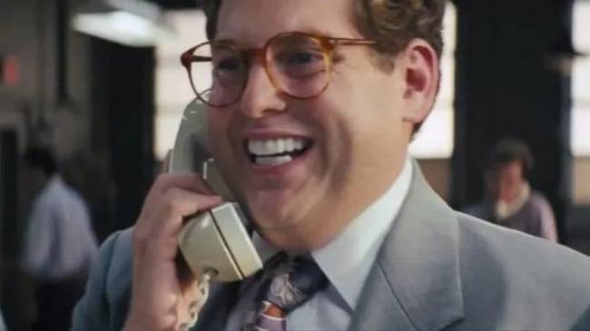 Jonah Hill annyi összezúzott D-vitamin tablettát szívott fel az orrába a Wall Street farkasa című film forgatásán a kokainfogyasztás szimulálása közben, hogy hörghuruttal (bronchitis) kórházba kellett szállítani.