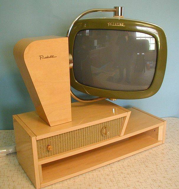 „A nagyapám most adta nekem ezt a Philco Predicta-ját, ami egy exkluzív tévémodell az 50-es évek végéről."