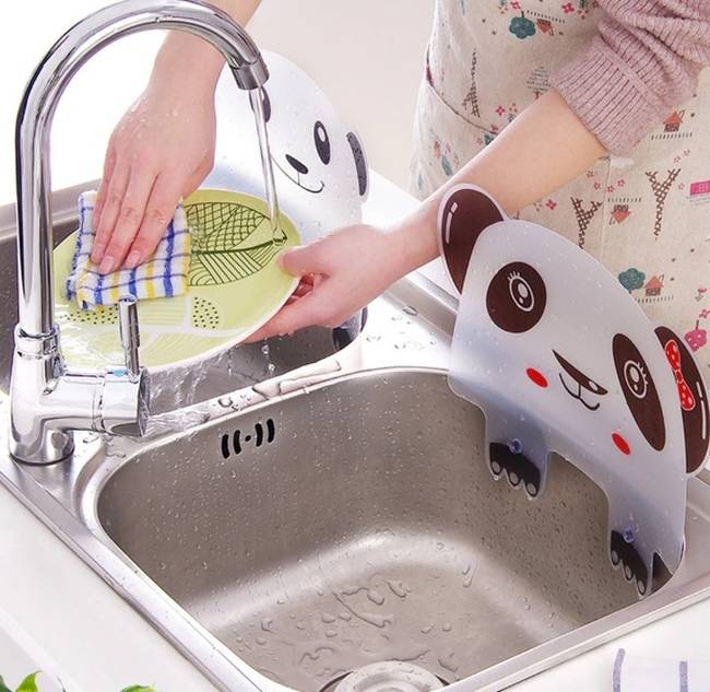 Fröccsenés ellen védő terelőlap
