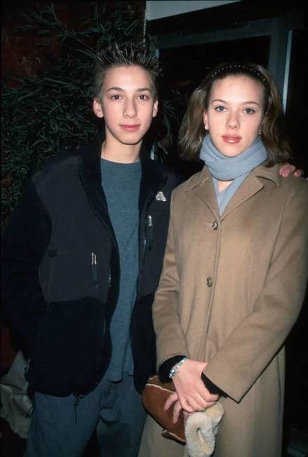 Kevesen tudják, de Scarlett Johansson-nak van egy ikertestvére.