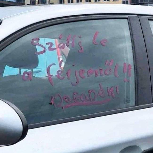 A féltékenység furcsa dolgokra sarkallja az embereket.