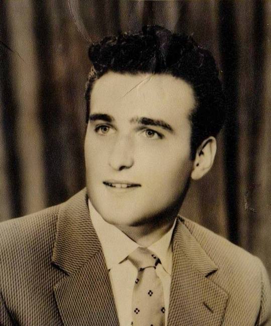 „A kedvenc fotóm a nagyapámról. 1956"