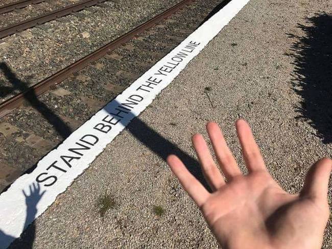 A munkát el kell végezni akkor is, ha a sárga festék kifogyott.