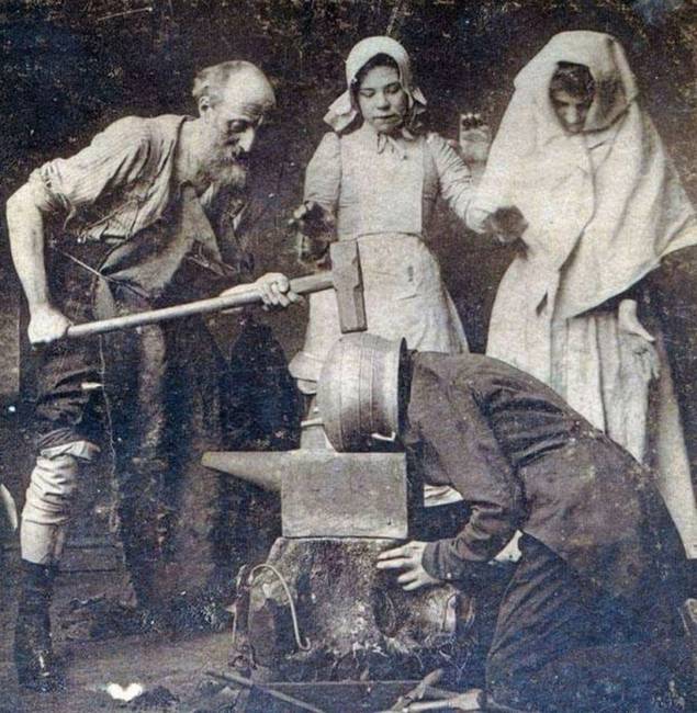 Vibrációs terápia hanghullámokkal avagy fülcsengés gyógyítása a „kutyaharapást szőrével” elven, 1880-ban.