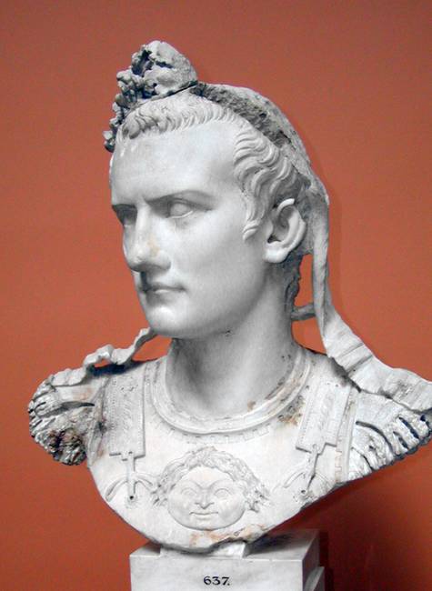 Caligula római császár háborúba küldte csapatait a tenger ellen időszámításunk után 37 és 41 között.