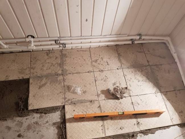 A kezdő burkoló összetéveszthetetlen ismérve.