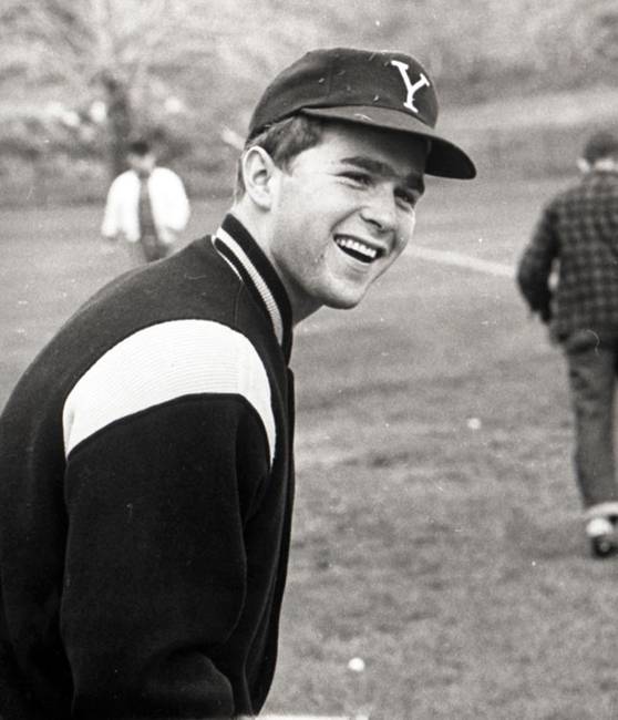 George W. Bush egy baseball meccs közben, 1964-ben.