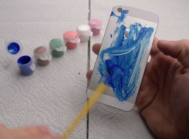 Meguntad a iPhone-od színét, amit anyádék a kéthavi fizetésük és a fél veséjük vásároltak? Légy kreatív.