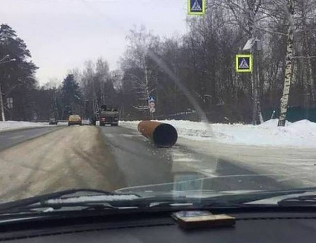 A követési távolság betartásával az ilyen balesetek szerencsésen elkerülhetők.