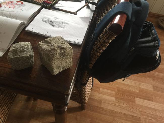 „A gyermekem ilyen köveket hordoz a táskájában, mert azt hiszi, hogy szépek és különlegesek."