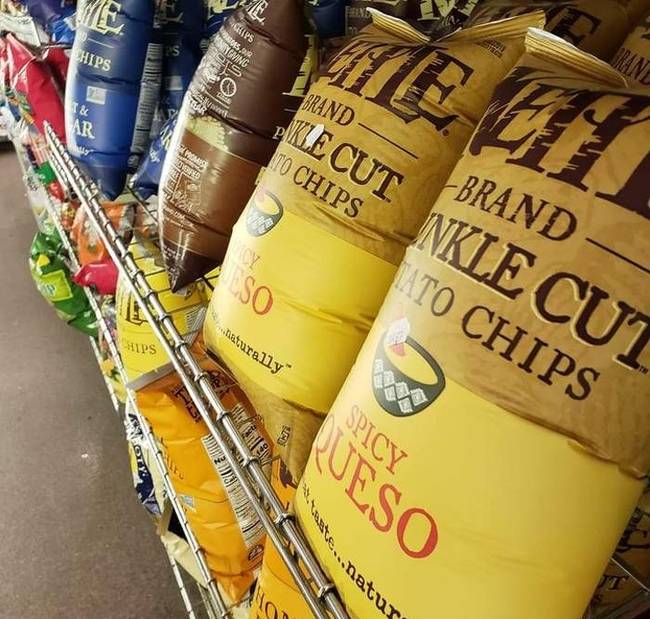 Így néz ki egy chipses zacskó a tengerszint feletti 2270 méteres magasságban.