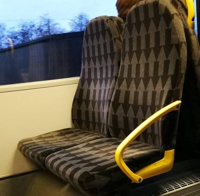 Mit gondolsz: lefelé vagy fölfelé mutatnak ezek a nyilak?