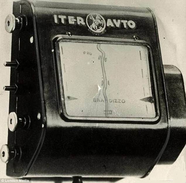 A világ egyik első szatellites navigációja 1930-ból, mely képes volt valós időben segíteni a sofőrt a tájékozódásban.