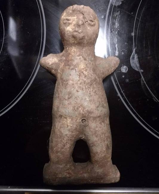 „A házam közeli erdőben találtam ezt a furcsa valamit."