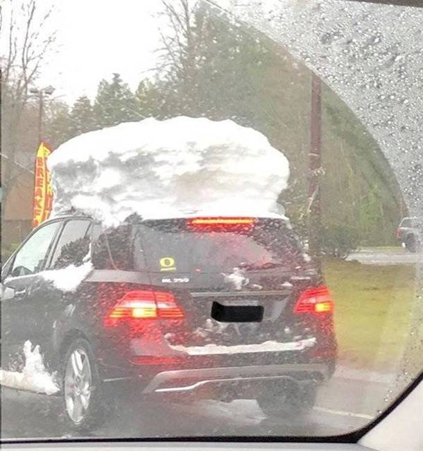 A mögötte jövő autósok ezt nem fogják díjazni.