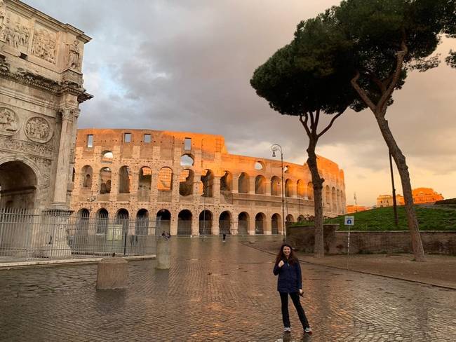 A római Colosseum most olyan üresen áll, ahogy titkon mindig szerettük volna, amikor turistaként meglátogattuk.