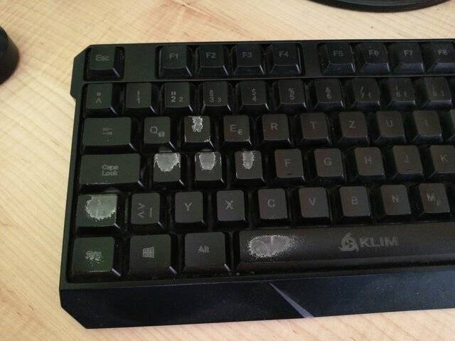 Egy számítógépes játékos billentyűzete.