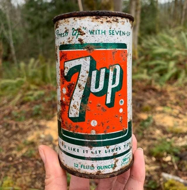 „Túrázás közben találtam egy régi 7UP-os dobozt."