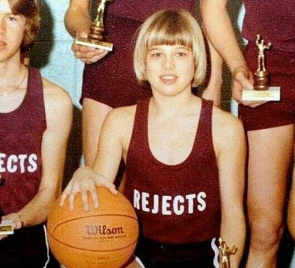 Brad Pitt 1970-ben, az iskolai kosárlabdacsapatban.