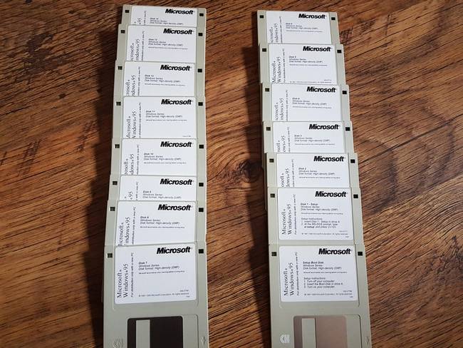 A Windows 95 telepítéséhez még 15 floppy lemezre volt szükség. Emlékszel még ezekre az időkre?!