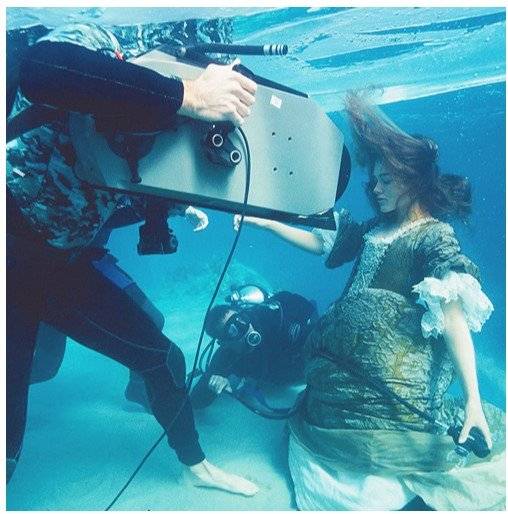 Keira Knightley a Karib-tenger kalózai: A Fekete Gyöngy átka (2002) című film forgatása közben.