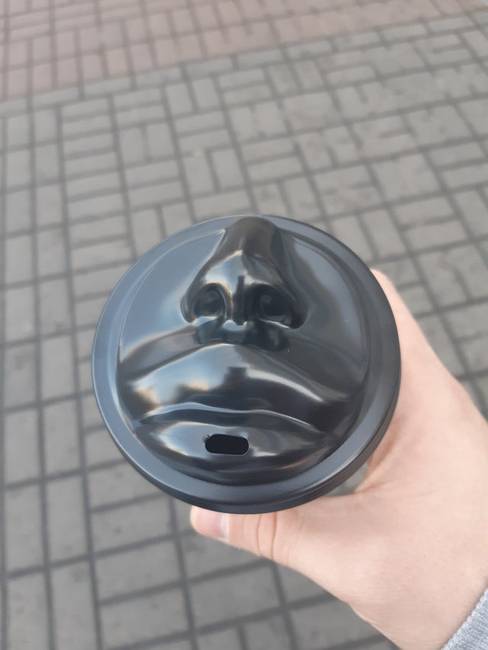 Lehet, hogy jól néz ki meg ötletes, de próbált már meg inni ebből valaki?!