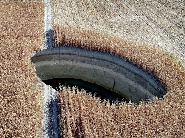 Néha a mezők közepén is érhetnek váratlan meglepetések.