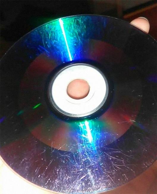 A karcolások a CD-k hátulján néha olyan mélyek voltak, hogy egészen a szívünkig értek.