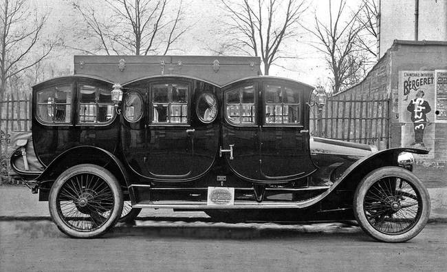 Francia limuzin, 1910-ben.