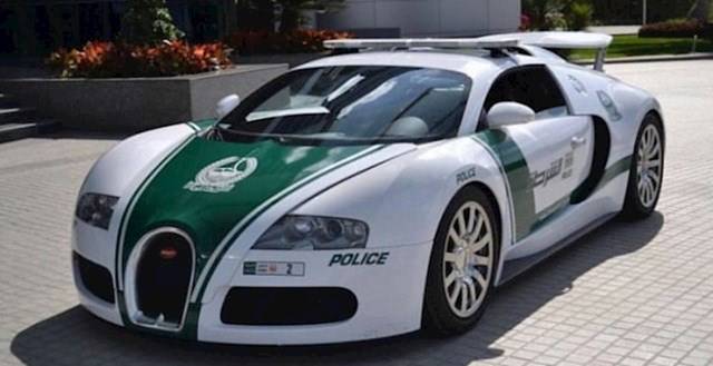 Dubajban a rendőrség is Bugattikkal és Lamborghinikkel jár.