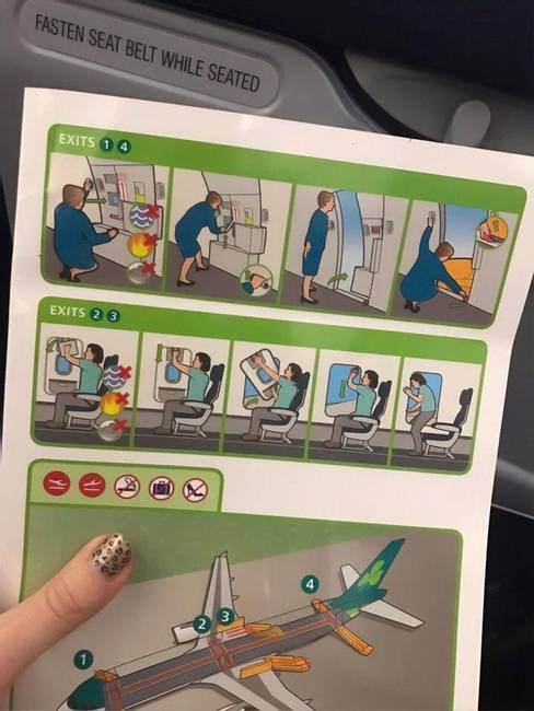 Egyértelmű, hogy ezen a gépen a stewardess maga Hilary Clinton volt.