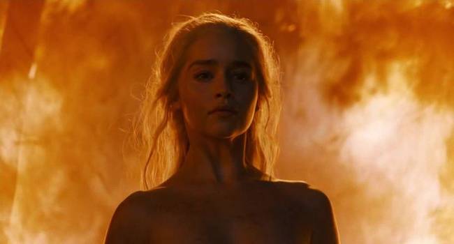 Emilia Clarke - "Trónok harca"