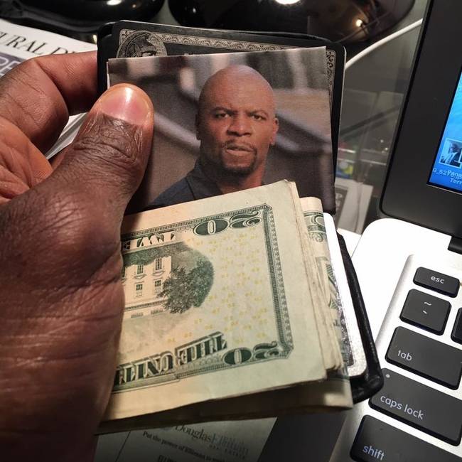 „Tartok magamnál egy fotót a pénztárcámban Terry Crews-ról, ami extra motivációt ad, hogy ne költsem el hülyeségekre a pénzem."