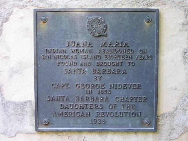 Emléktábla Juana Maria tiszteletére. A fotó szerzője: Neal B. Johnson