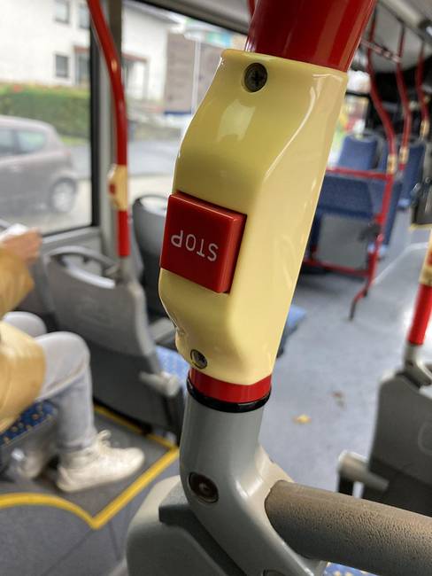 Azok kedvéért, akik fejjel lefelé lógva utaznak a buszon.