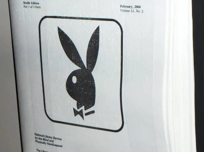 gy Braille-írásos Playboy magazin, amelynek tulajdonosa Ray Charles énekes.
