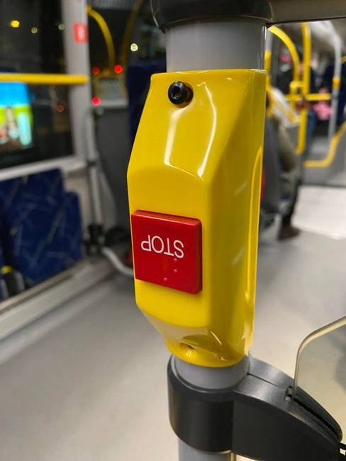 „Felraktam a furcsa betűkből álló gombokat, főnök."