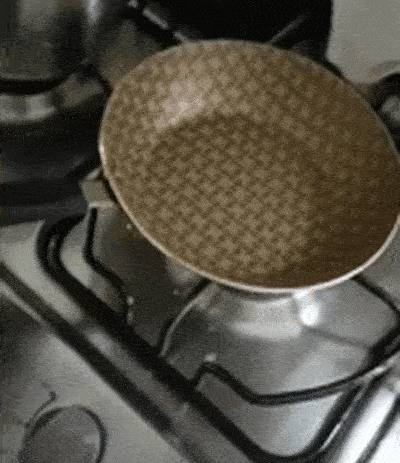 Képzeld el, hogy egy fárasztó nap után ebben kell elkészítened a vacsorát.