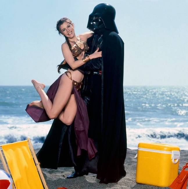 Leia hercegnő a tengerparton nyaral édesapjával, 1983-ban.