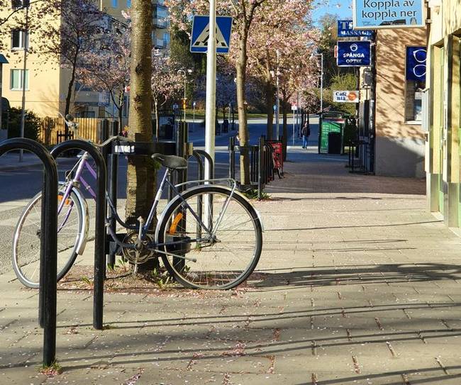 Svédországban az elhagyott kerékpárok meglehetősen érdekes módon kapnak második életet.