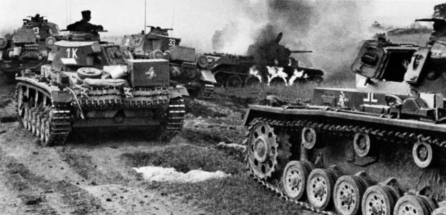 A németek csak 1943-ban vették észre, hogy valami nem stimmel a tankjuk szürke festékével: miért döntöttek úgy, hogy lecserélik, és miért volt eleinte szürke a tank?