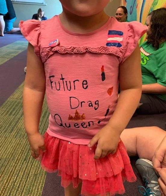 "Future Drag Queen" - vajon a gyermek elég idős ahhoz, hogy ezt megértse?