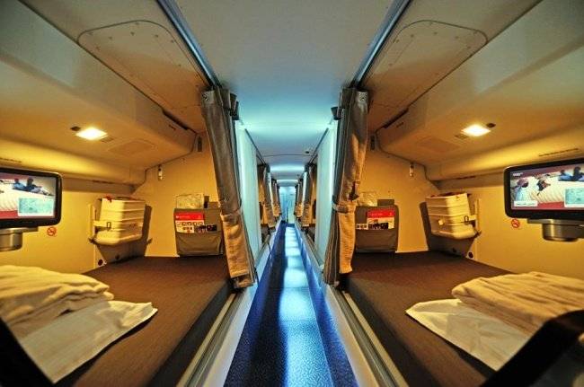A pilóták és stewardessek számára fenntartott pihenő részleg egy Boeing 777-es repülőgép fedélzetén.