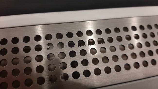 A stockholmi metró szellőzőnyílásaiban egy alig észrevehető Pacman-témájú meglepetés rejlik.
