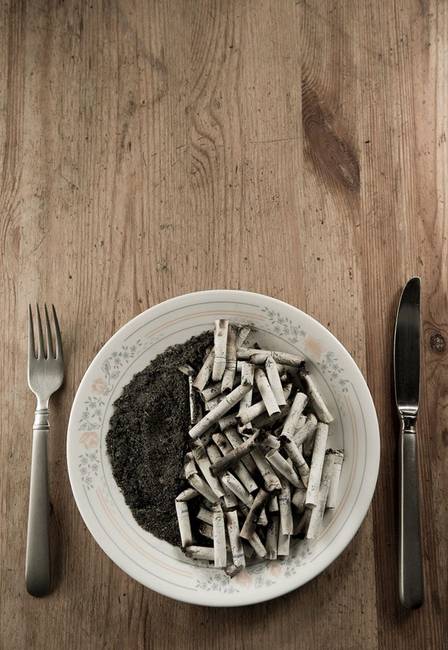 A pénzből, amit egy dohányzó házaspár cigarettára költ, minden nap étteremben etethetné a gyermekét.
