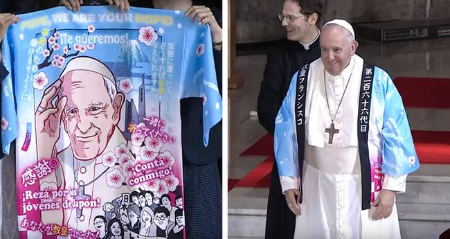 Végezetül: Japánban a pápa egy pólót kapott, amiben animeként ábrázolták, és tetszett neki, felvette.