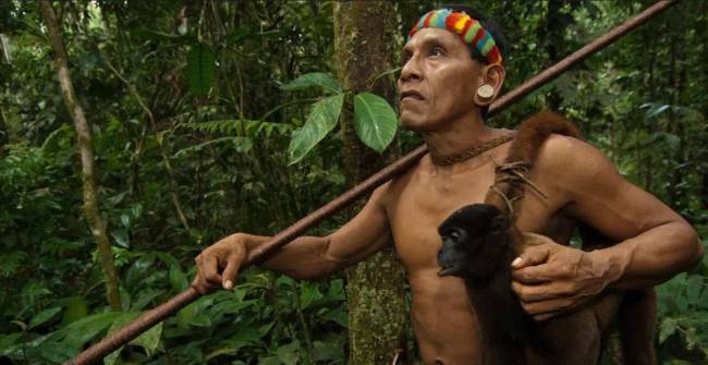A brazil Mekranoti törzsben a nők csak cserekereskedelem útján „kommunikálnak” a férfiakkal – ajándékok a kunyhójukba való belépés jogáért cserébe