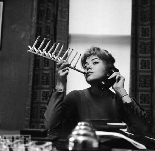 Cigarettacső, kizárólag erős dohányosoknak.