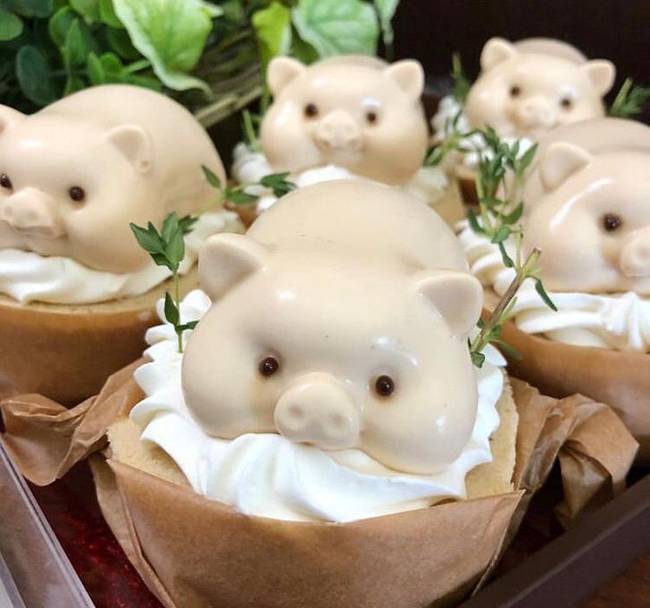 Hihetetlenül aranyos, malac formájú mousse.